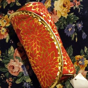 🍁Autumn Closeout SALE 25%🍂Brand New Red Pouch Bag👝